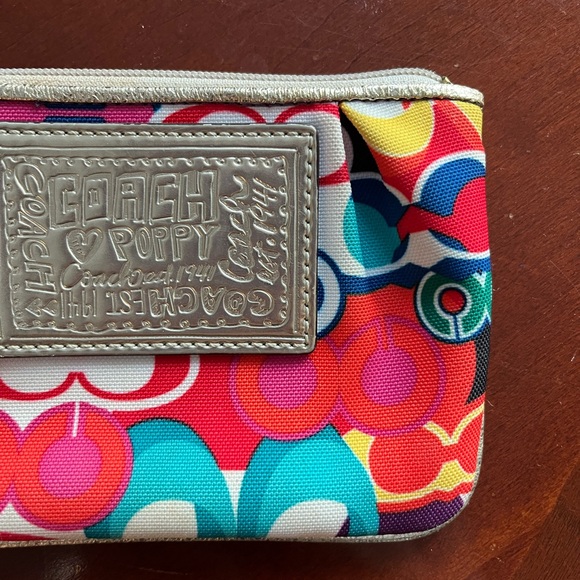 Coach Poppy Wristlet 🌸 - Picture 6 of 7
